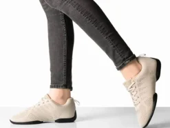 Beige dansesneaker i åndbar strik til damer - Suny