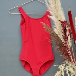 Bloch rød dragt m.bælte u. ærme til piger