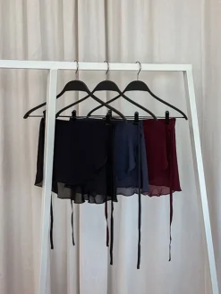 Bordeaux wrap georgette skirt fra Bloch