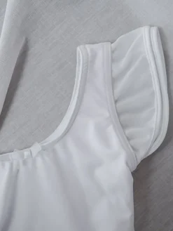 Capezio hvid dragt m. skørt og chiffon ærmer