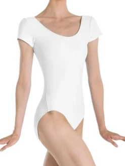 Dragt med korte ærmer i hvid fra Wear Moi