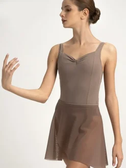 Grishko dragt i coffee med rynk og prinsesse sømme