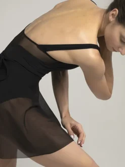 Grishko dragt i sort med rynk, mesh og prinsesse sømme