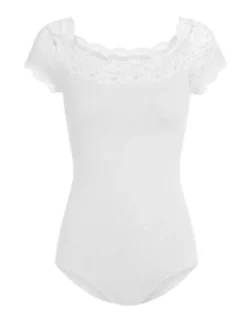 Hvid dragt med blonde foroven So Danca