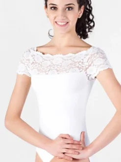 Hvid dragt med blonde foroven So Danca