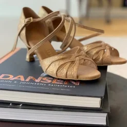 Lys guld brokade dansesko 5 cm hæl Rummos