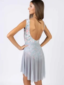 Lyseblå pull on mesh skørt fra Mara Dancewear