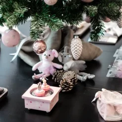 Musikboks med dansende ballerinaer