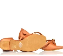 Natasha pige dansesko International