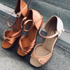 Natasha pige dansesko International