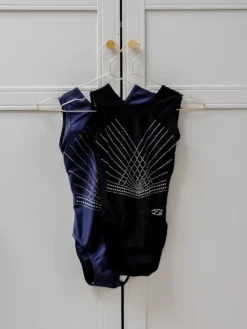 Navy gymnastikdragt med mesh ryg og sten piger The zone