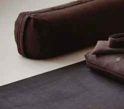 Simple Days yogapølle i brun