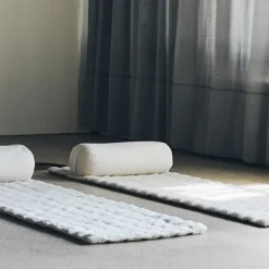 Simple Days yogapølle i råhvid