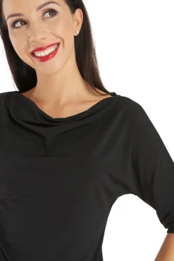 Sort bluse med bådhals og halv lange ærmer