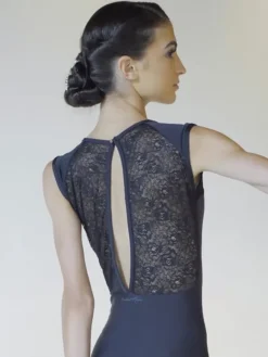 Sort dragt m. blonde og flot ryg fra ballet Rosa