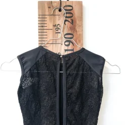 Sort dragt m. blonde og flot ryg til piger