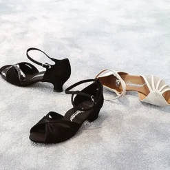 Sort flot dansesko til damer med lav hæl